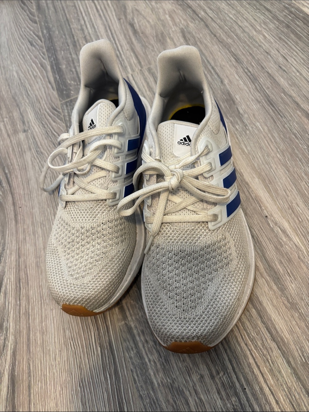 adidas Boys  Athletic Sneakers in Off-White and Blue size 6.5
age 10-12